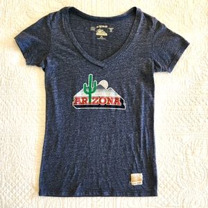 Women's Vintage UofA logo T-shirt, Large